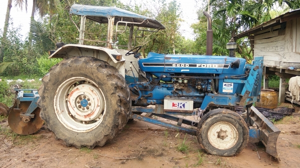 ด่วน! ขายรถไถ FORD 6600 T6 แท้เต็มสูตร ราคา 359000 บาท ด่วน! ขายรถไถ FORD 6600 T6 แท้เต็มสูตร ราคา 359000 บาท