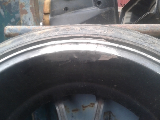 ขายล้อ advan 18กว้าง8.5 1คู่2000