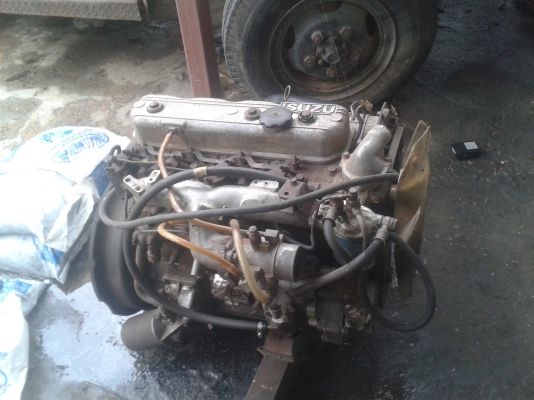 ขายเครื่องพร้อมเกียร์อีซูซุ4BAพร้อมเกียร์30000 ของ4ล้อกลาง