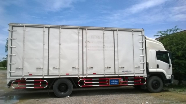 ขายอีซุซุุ240แรง ตู้10บาน7.5เมตร