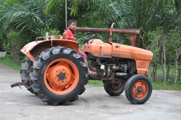 ขายรถไถ KUBOTA L26 สภาพสวยเดิมญี่ปุ่นไม่เคยใช้งานในไทย 68,000 บาท
