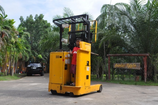 ขายFORKLIFT ไฟฟ้า TCM FRB14 เสาสูง3เมตร (1.4ตัน)สวยเดิมจากญี่ปุ่นยังไม่เคยใช้นในไทย 68,000เท่านั้น