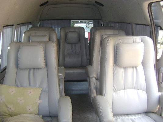 ขายรถผู้บริหารดูแลอย่างดี ตกแต่ง VIP 9 ที่นั่ง HIACE-COMMUTER D4D 2.5 MT ปีั 08 สีบรอนส์เงิน