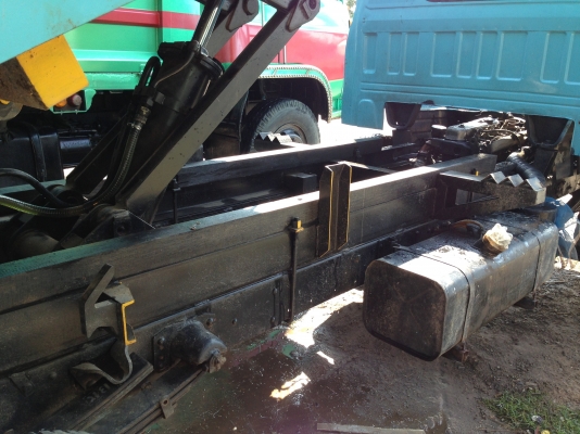 ISUZU CHEETAH 100 HP 4BC1 หกล้อดั๊มพ์ ช่วงล่างใหญ่ติด F หน้า F หลังสภาพใหม่ กระบะดั๊มพ์ 4 ตันสภาพใหม่สวย เครื่องแห้งแรงดีไม่มีเยิ้ม ภายในเก๋งสวยครบไม่มีผุ พวงมาลัยเพาเวอร์ ช่วงล่างคัชซีสวยมากๆไม่มีปะไม่มีดาม ยาง 8.25 ขอบ 16 สภาพดีทุกเส้น 80\% เอกสารเล่มทะเ