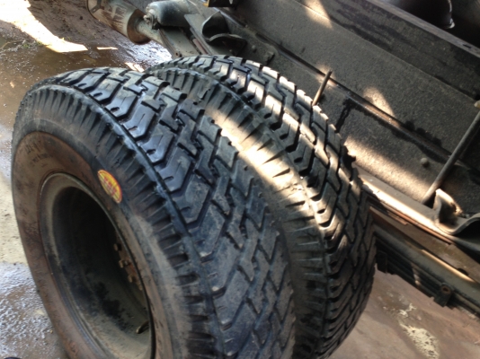 ISUZU CHEETAH 100 HP 4BC1 หกล้อดั๊มพ์ ช่วงล่างใหญ่ติด F หน้า F หลังสภาพใหม่ กระบะดั๊มพ์ 4 ตันสภาพใหม่สวย เครื่องแห้งแรงดีไม่มีเยิ้ม ภายในเก๋งสวยครบไม่มีผุ พวงมาลัยเพาเวอร์ ช่วงล่างคัชซีสวยมากๆไม่มีปะไม่มีดาม ยาง 8.25 ขอบ 16 สภาพดีทุกเส้น 80\% เอกสารเล่มทะเ