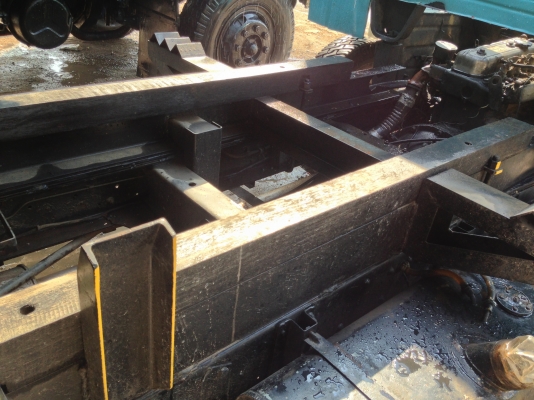 ISUZU CHEETAH 100 HP 4BC1 หกล้อดั๊มพ์ ช่วงล่างใหญ่ติด F หน้า F หลังสภาพใหม่ กระบะดั๊มพ์ 4 ตันสภาพใหม่สวย เครื่องแห้งแรงดีไม่มีเยิ้ม ภายในเก๋งสวยครบไม่มีผุ พวงมาลัยเพาเวอร์ ช่วงล่างคัชซีสวยมากๆไม่มีปะไม่มีดาม ยาง 8.25 ขอบ 16 สภาพดีทุกเส้น 80\% เอกสารเล่มทะเ