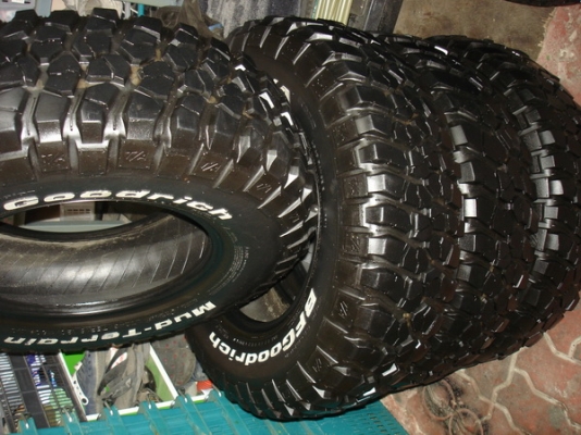 ขายยาง    BF  MUD  245 / 75 / 16   สวยๆ เชิญครับ