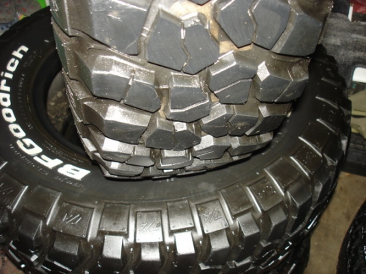 ขายยาง    BF  MUD  245 / 75 / 16   สวยๆ เชิญครับ