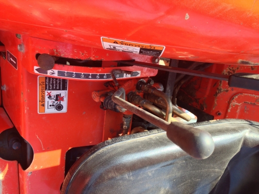 KUBOTA L3608 - 2 เพลา ทำงาน 1,500 ชม. สภาพสวยดีไม่มีเยิ้ม อุปกรณ์ครบ มีใบดันหน้า ผานพรวนดิน 3 ระบบรั่วซึ่มไม่มีแตกไม่มีปัญหา ช่วงล่างแน่น ยางสภาพดี 4 เส้น เอกสารเล่มทะเบียนครบพร้อมโอนครับ