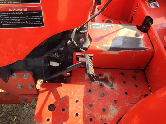 KUBOTA L3608 - 2 เพลา ทำงาน 1,500 ชม. สภาพสวยดีไม่มีเยิ้ม อุปกรณ์ครบ มีใบดันหน้า ผานพรวนดิน 3 ระบบรั่วซึ่มไม่มีแตกไม่มีปัญหา ช่วงล่างแน่น ยางสภาพดี 4 เส้น เอกสารเล่มทะเบียนครบพร้อมโอนครับ