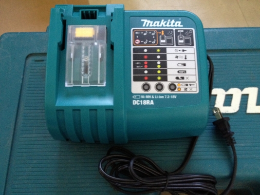 แท่นชาร์จ Makita DC18RA S 120V สำหรับชาร์จแบ็ต 7.2-18V