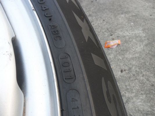 ล้อผ่า 16นิ้ว 6รู + ยาง215/70R16 ปี11