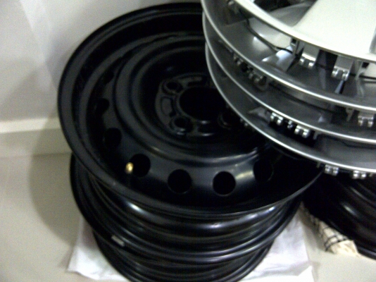 ขายกระทะล้อพร้อมฝาครอบ Nissan March  14 " สภาพ กริ๊ฟ