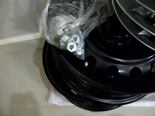 ขายกระทะล้อพร้อมฝาครอบ Nissan March  14 " สภาพ กริ๊ฟ
