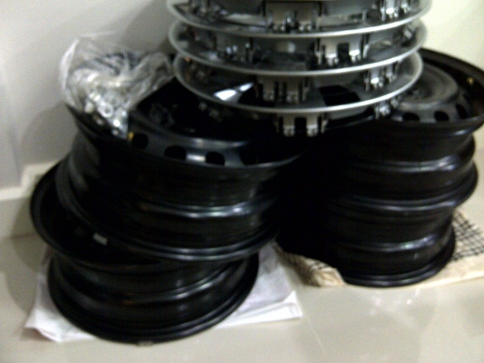 ขายกระทะล้อพร้อมฝาครอบ Nissan March  14 " สภาพ กริ๊ฟ