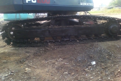 komatsu pc 200 รุ่น 3  สภาพพร้อมใช้งาน  มีเเอร์พร้อม