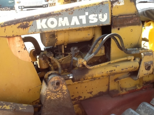 ขายเหมารวม รถเฮี๊ยบ 10 ล้อ และ แทร็กเตอร์ D2 ยังใช้งานได้ปกติ