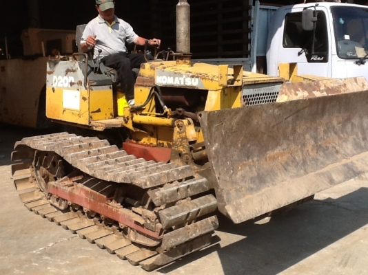 ขายเหมารวม รถเฮี๊ยบ 10 ล้อ และ แทร็กเตอร์ D2 ยังใช้งานได้ปกติ