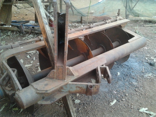 FORD 77 - 1 เพลา T5 เอกสารเล่มทะเบียนครบ ผสมหน้า 77 ด้านท้ายของ 6600 อุปกรณ์พร้อม มีใบดันหน้า ผานพรวนดิน 3 ผานพรวนดิน 6 เครื่องแน่นดีเดิมๆไม่มีเยิ้ม ระบบรั่วซึ่มไม่มีแตกไม่มีรั่ว ช่วงล่างแน่นดี ยางสภาพดีพร้อมใช้งานได้เลย ราคาต่อรองได้นะครับ FORD 77 - 1 เพลา T5 เอกสารเล่มทะเบียนครบ ผสมหน้า 77 ด้านท้ายของ 6600 อุปกรณ์พร้อม มีใบดันหน้า ผานพรวนดิน 3 ผานพรวนดิน 6 เครื่องแน่นดีเดิมๆไม่มีเยิ้ม ระบบรั่วซึ่มไม่มีแตกไม่มีรั่ว ช่วงล่างแน่นดี ยางสภาพดีพร้อมใช้งานได้เลย ราคาต่อรองได้นะครับ