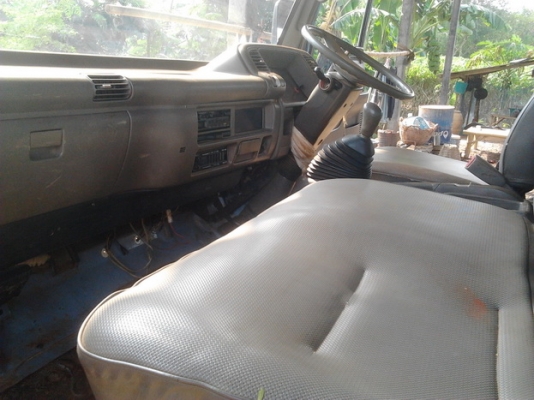 ISUZU NPR 120 HP 4HF1 ปี 39 เครื่องฝาขาว กระบะเหล็กคอกไม้ยาว 4.30 เมตรสภาพดีสวยจัดทั้งคัน เครื่องแห้งแห้งดีไม่มีเยิ้ม หัวเก๋งบางๆเดิมๆ พวงมาลัยเพาเวอร์ ช่วงล่างใหญ่ติด F แล้ว ยาง 8.25 ขอบ 16 สภาพดีพร้อมใช้งาน เอกสารทะเบียนภาษีครบพร้อมโอนครับ