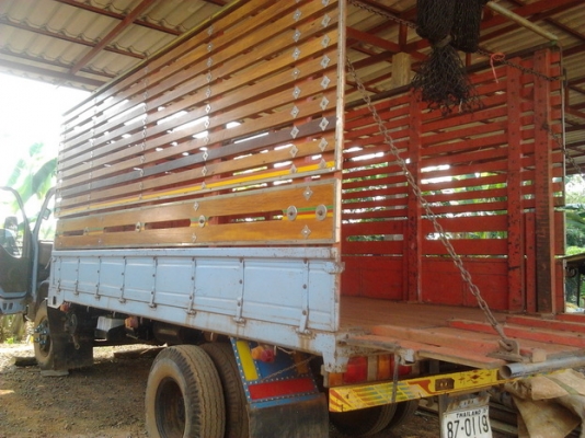 ISUZU NPR 120 HP 4HF1 ปี 39 เครื่องฝาขาว กระบะเหล็กคอกไม้ยาว 4.30 เมตรสภาพดีสวยจัดทั้งคัน เครื่องแห้งแห้งดีไม่มีเยิ้ม หัวเก๋งบางๆเดิมๆ พวงมาลัยเพาเวอร์ ช่วงล่างใหญ่ติด F แล้ว ยาง 8.25 ขอบ 16 สภาพดีพร้อมใช้งาน เอกสารทะเบียนภาษีครบพร้อมโอนครับ