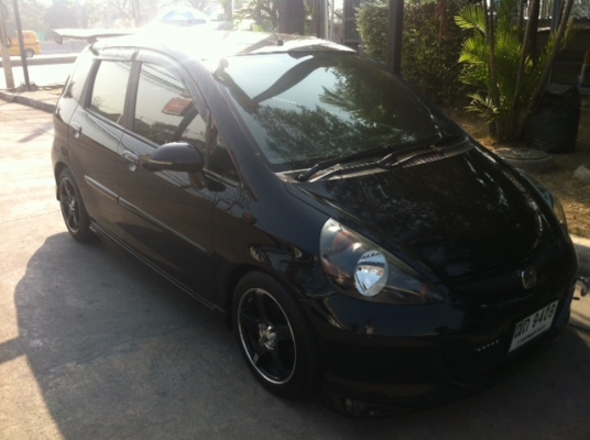 Honda Jazz 2006 สีดำ ติด LPG