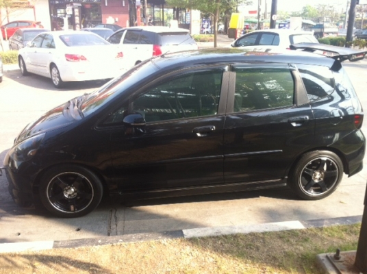 Honda Jazz 2006 สีดำ ติด LPG