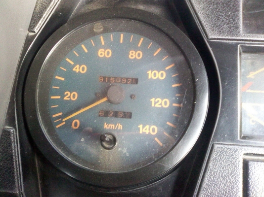 HINO FC 120 HP WO4D ซุปเปอร์เสี่ย กระบะคอกเหล็กยาว 5.50 เมตรสภาพสวยมากครับ เครื่องแน่นแรงดีไม่มีเยิ้ม ภายในห้องเก๋งคอนโซลอุปกรณ์อยู่ครบทุกชิ้น ช่วงล่างใหญ่ F หน้าหลัง คัชซีสวยไม่มีดาม ยาง 8.25 ขอบ 16 สภาพดี 70\% พร้อมบรรทุกพร้อมใช้งาน เอกสารทะเบียนภาษีครบพ