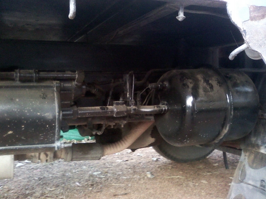 HINO FC 120 HP WO4D ซุปเปอร์เสี่ย กระบะคอกเหล็กยาว 5.50 เมตรสภาพสวยมากครับ เครื่องแน่นแรงดีไม่มีเยิ้ม ภายในห้องเก๋งคอนโซลอุปกรณ์อยู่ครบทุกชิ้น ช่วงล่างใหญ่ F หน้าหลัง คัชซีสวยไม่มีดาม ยาง 8.25 ขอบ 16 สภาพดี 70\% พร้อมบรรทุกพร้อมใช้งาน เอกสารทะเบียนภาษีครบพ