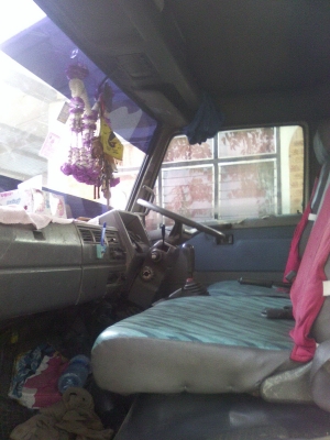 HINO FC 120 HP WO4D ซุปเปอร์เสี่ย กระบะคอกเหล็กยาว 5.50 เมตรสภาพสวยมากครับ เครื่องแน่นแรงดีไม่มีเยิ้ม ภายในห้องเก๋งคอนโซลอุปกรณ์อยู่ครบทุกชิ้น ช่วงล่างใหญ่ F หน้าหลัง คัชซีสวยไม่มีดาม ยาง 8.25 ขอบ 16 สภาพดี 70\% พร้อมบรรทุกพร้อมใช้งาน เอกสารทะเบียนภาษีครบพ