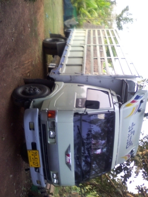 HINO FC 120 HP WO4D ซุปเปอร์เสี่ย กระบะคอกเหล็กยาว 5.50 เมตรสภาพสวยมากครับ เครื่องแน่นแรงดีไม่มีเยิ้ม ภายในห้องเก๋งคอนโซลอุปกรณ์อยู่ครบทุกชิ้น ช่วงล่างใหญ่ F หน้าหลัง คัชซีสวยไม่มีดาม ยาง 8.25 ขอบ 16 สภาพดี 70\% พร้อมบรรทุกพร้อมใช้งาน เอกสารทะเบียนภาษีครบพ