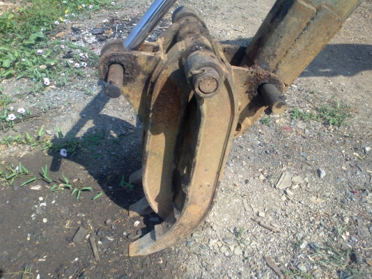 ขายด่วนรถแมคโคร PC 40 บูมไสล หัวคีบไม้ ขายด่วนรถแมคโคร PC 40 บูมไสล หัวคีบไม้