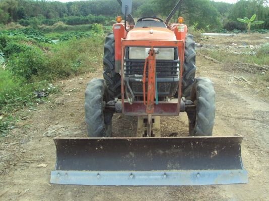 ต้องการขายแทรกเตอร์รุ่น L4508DI