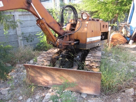 ขายถูกตามสภาพ-รถขุด FURUKAWA: FH 10A สภาพเครื่องดี เพียงแต่โรลเลอร์แตกเท่านั้น