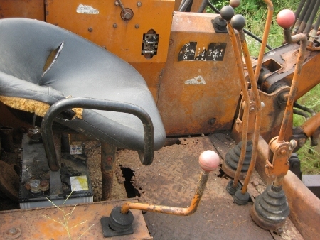 ขายถูกตามสภาพ-รถขุด FURUKAWA: FH 10A สภาพเครื่องดี เพียงแต่โรลเลอร์แตกเท่านั้น