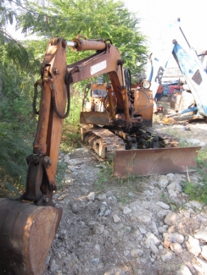 ขายถูกตามสภาพ-รถขุด FURUKAWA: FH 10A สภาพเครื่องดี เพียงแต่โรลเลอร์แตกเท่านั้น