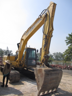 ขายแล้ว KOMATSU PC130-6K  เก่านอก เอวแน่น ปั็มแรง สภาพพร้อมใช้ สุดๆเอาไปแบ่งกันใช้ได้เลยครับ   น้องร็อค จัดหั้ย สนใจโทร สอบถามได้ 081-8535656