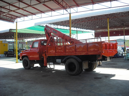 รถบรรทุกNISSAN DIESEL ติดเครน 4 ตัน แบบพับเก็บได้ รถบรรทุกNISSAN DIESEL ติดเครน 4 ตัน แบบพับเก็บได้