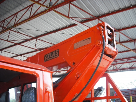 รถบรรทุกNISSAN DIESEL ติดเครน 4 ตัน แบบพับเก็บได้ รถบรรทุกNISSAN DIESEL ติดเครน 4 ตัน แบบพับเก็บได้