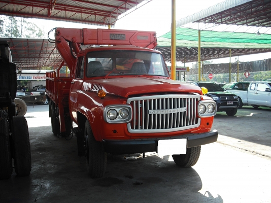 รถบรรทุกNISSAN DIESEL ติดเครน 4 ตัน แบบพับเก็บได้