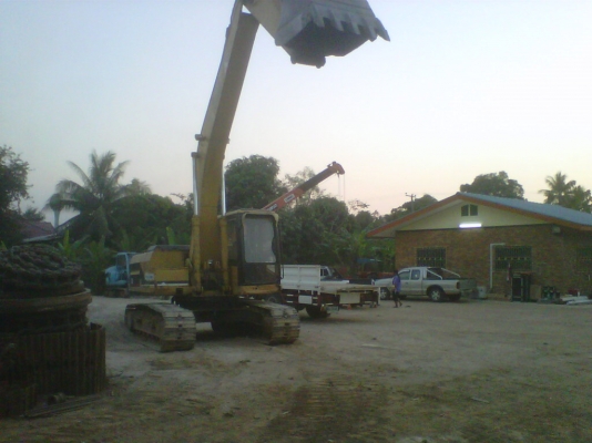 ขายCAT320V1สภาพสวยพร้อมใช้ ราคาต่อรองได้ ติดต่อได่ที่คุณ อ๊อฟ พิจิตร 086-737-9991