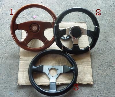 พวงมาลัย 3 รายการ ลายไม้หนึ่งพวง Momo สองพวง ราคาถูกๆ