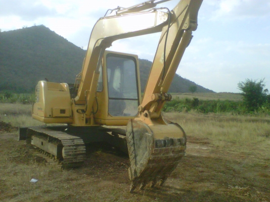 ขายKOMATSU PC 70-7สภาพสวยพร้อมใช้ ราคาต่อรองได้ ติดต่อได่ที่คุณ อ๊อฟ พิจิตร 086-737-9991