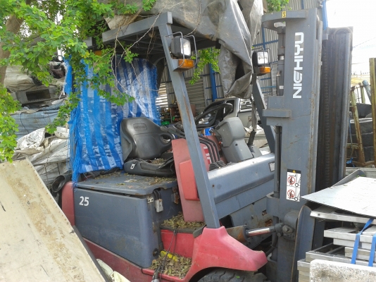 ขายโฟคลิฟไฟฟ้าจมน้ำครึ่งคัน nichiyu2.5ตัน