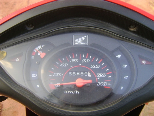ขาย wave100sยูบ๊อก ปลายปี 48 รถเดิมๆๆหาที่ติไม่เจอ ราคานี้พร้อมโอนครับ ทะเบียนเต็มหมดพ.ย.56  ชุดโอนครบ ลดได้นิดหน่อยครับ 0883553489