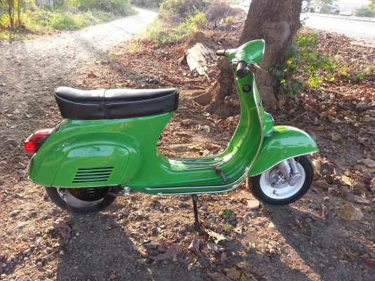 เวสป้า 50s สีเขียว  เครื่องเดิมๆ ขายด่วน ! ซื้อไปขับได้เลย...ไม่ต้องทำ