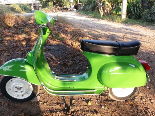 เวสป้า 50s สีเขียว  เครื่องเดิมๆ ขายด่วน ! ซื้อไปขับได้เลย...ไม่ต้องทำ