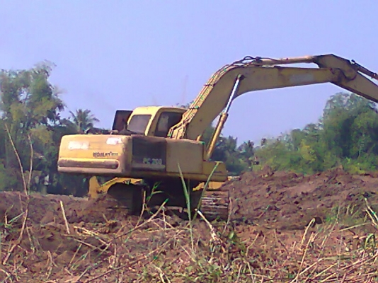 ขายด่วน!..รถแบคโฮ KOMATSU PC200-6 รถสวย ทรงดี มีทะเบียน เครื่องแรงดี ประหยัดน้ำมันสุดคุ้ม.