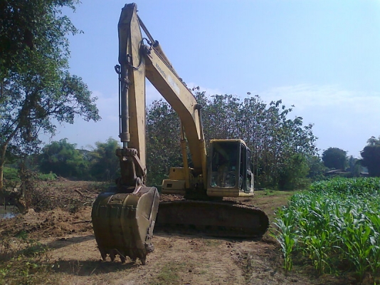 ขายด่วน!..รถแบคโฮ KOMATSU PC200-6 รถสวย ทรงดี มีทะเบียน เครื่องแรงดี ประหยัดน้ำมันสุดคุ้ม.