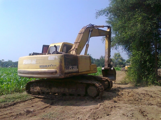 ขายด่วน!..รถแบคโฮ KOMATSU PC200-6 รถสวย ทรงดี มีทะเบียน เครื่องแรงดี ประหยัดน้ำมันสุดคุ้ม.
